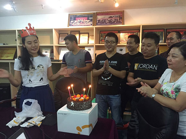 我们的团队—员工生日会